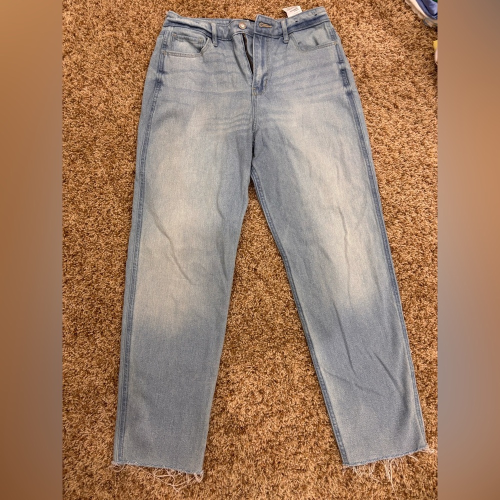 LOT OF HOLLISTER MOM JEANS. 3 pairs of jeans.